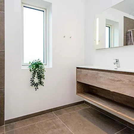 Vakantiehuis Luxury Retreat With Sauna Sønderby